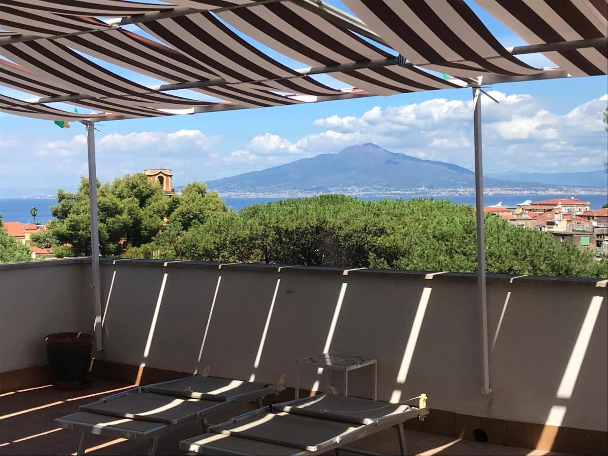Appartement Casa Bice Amazing View Of Vesuvius à Sorrente Extérieur photo