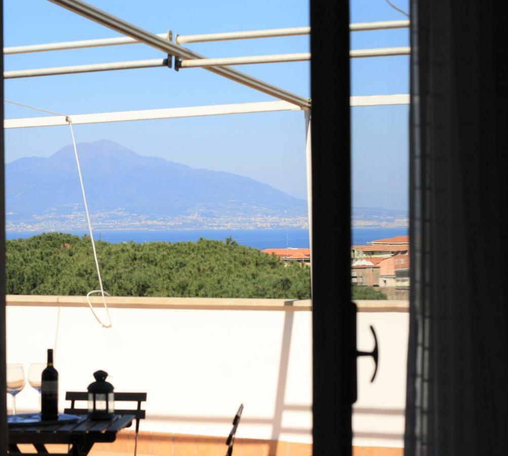 Appartement Casa Bice Amazing View Of Vesuvius à Sorrente Extérieur photo