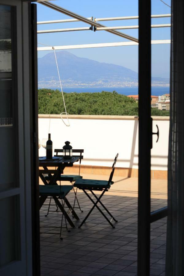 Appartement Casa Bice Amazing View Of Vesuvius à Sorrente Extérieur photo